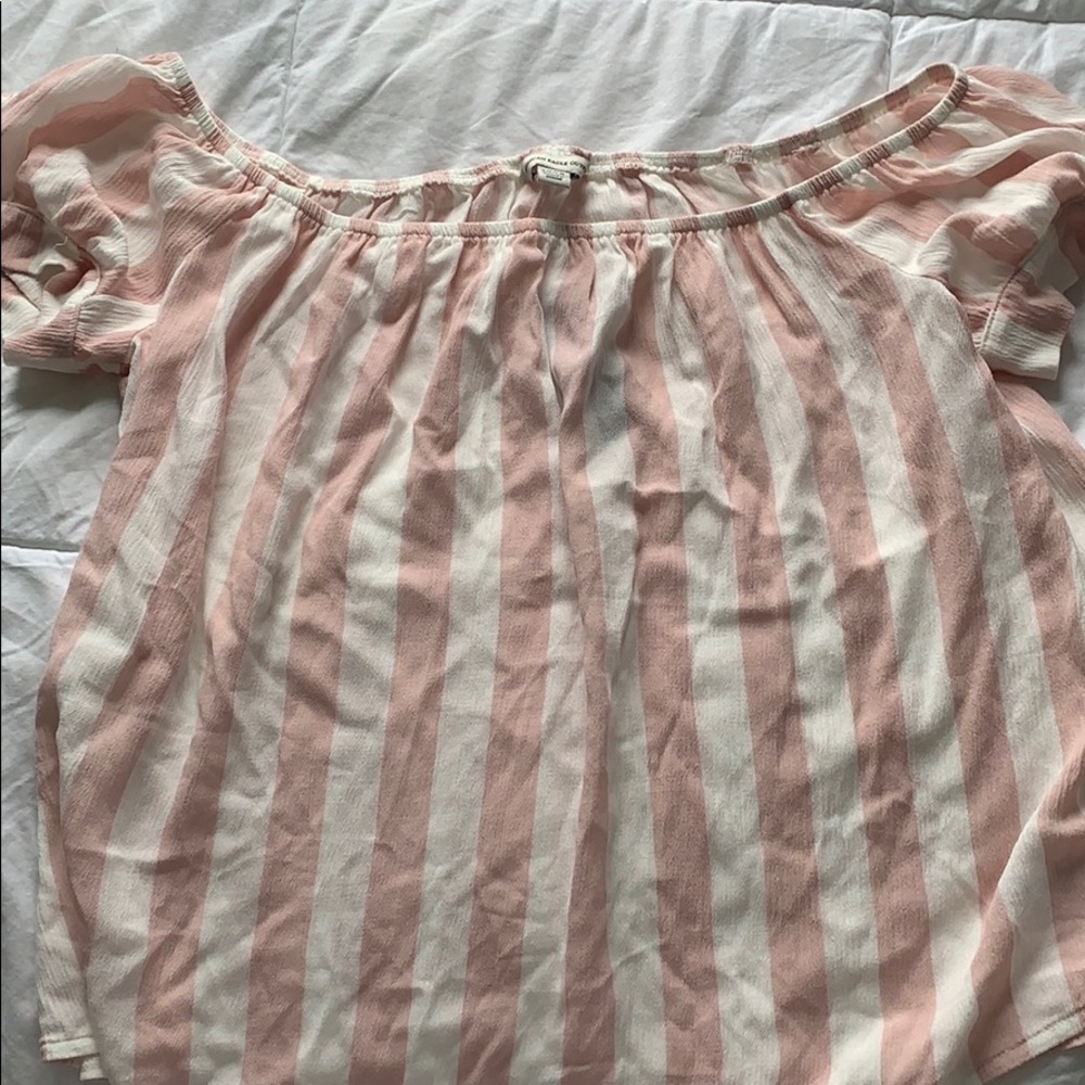 american eagle off the shoulder top!